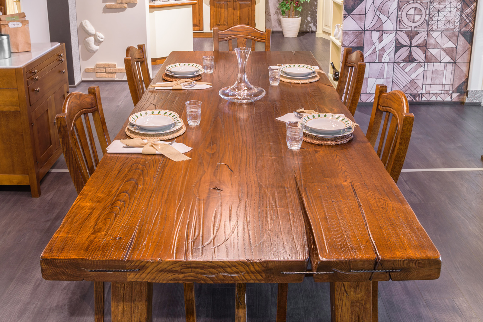 Tavolo in legno massello
