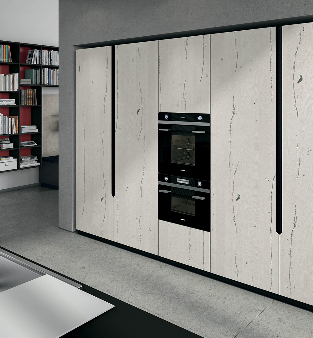 Cucina moderna con isola
